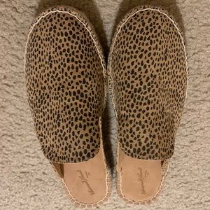 Universal Thread Leopard Espadrille Mules Sz 6